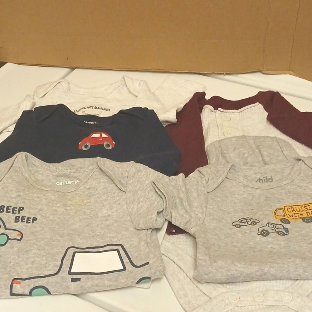 Child of Mine, Garanimals and Carter's Boys Bundle of 5 Onesies. See description